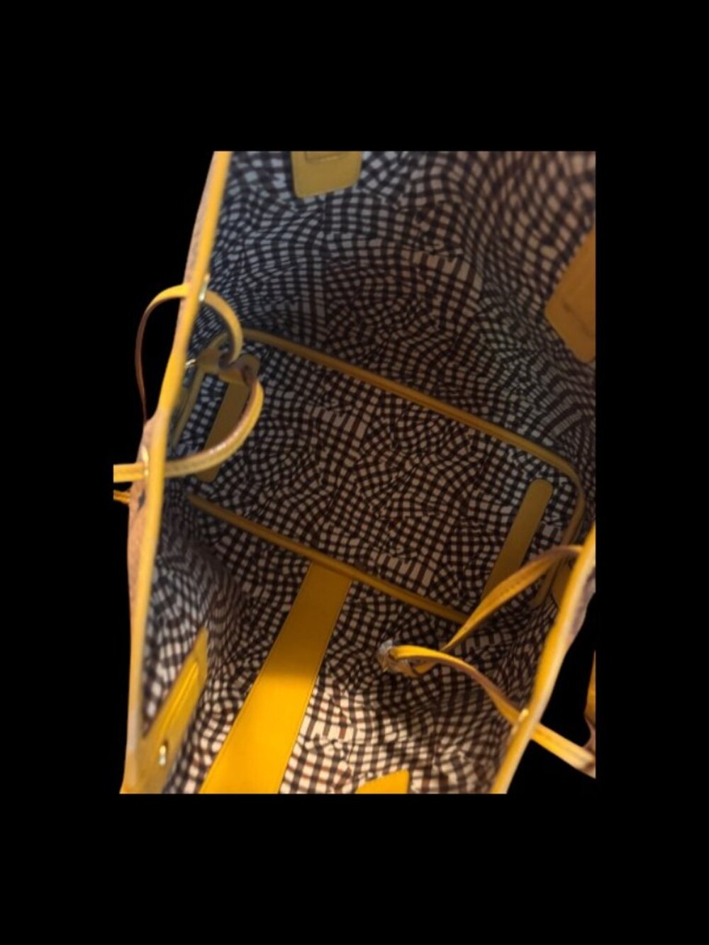 MCM Medium Liz Reversible Shopper | Cognac + Yellow - Picture 8 of 15